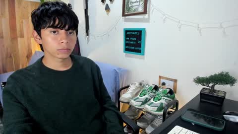 andy_guez_11 online show from 02.04.25