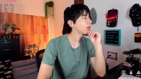 andy_guez_11 online show from 02.26.25