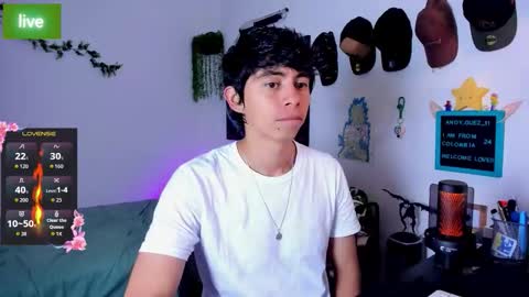 Snapshot of andy_guez_11 chatting on 09.25.25 andy_guez_11 online show from 09.25.25