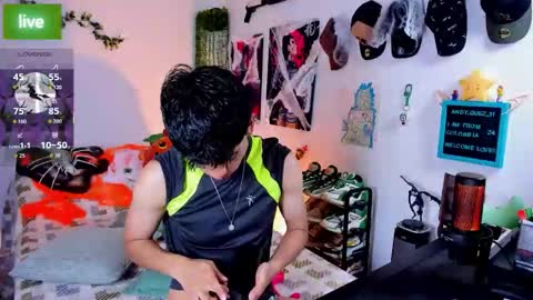 Snapshot of andy_guez_11 chatting on 10.25.25 andy_guez_11 online show from 10.25.25