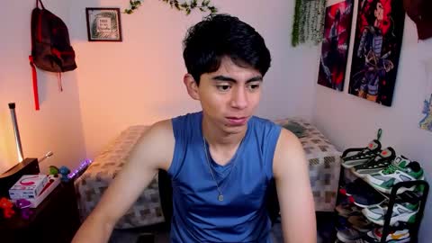 Snapshot of andy_guez_11 chatting on 11.16.25 andy_guez_11 online show from 11.16.25