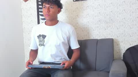 andy_jones7 online show from 09.25.25