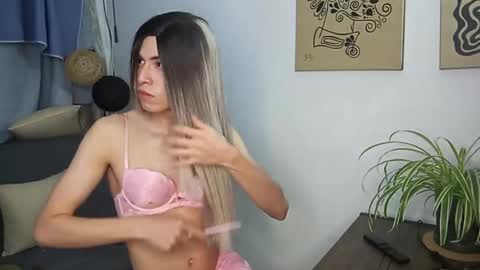 Snapshot of andy_vander chatting on 11.09.25 Andy van der Rose online show from 11.09.25