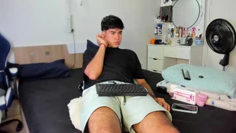 andy_wood1 online show from 05.29.26