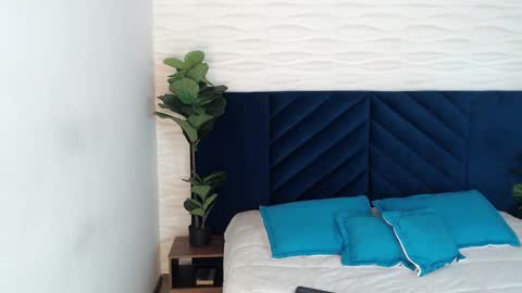 Snapshot of andyjoy_ chatting on 01.04.25 Andy Joy online show from 01.04.25