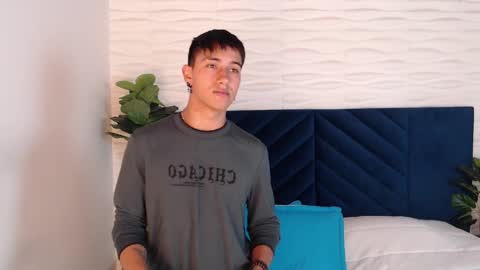 Snapshot of andyjoy_ chatting on 01.04.25 Andy Joy online show from 01.04.25