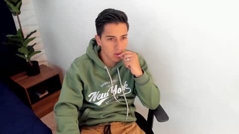 Snapshot of andyjoy_ chatting on 01.10.25 Andy Joy online show from 01.10.25