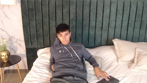 Snapshot of andyjoy_ chatting on 01.12.25 Andy Joy online show from 01.12.25