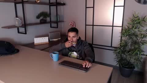 Snapshot of andyjoy_ chatting on 01.31.25 Andy Joy online show from 01.31.25