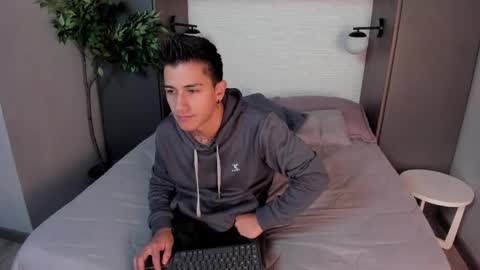 Snapshot of andyjoy_ chatting on 02.20.25 Andy Joy online show from 02.20.25