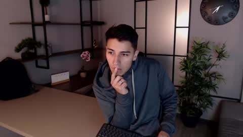 Snapshot of andyjoy_ chatting on 03.08.25 Andy Joy online show from 03.08.25