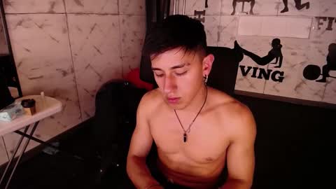 Snapshot of andyjoy_ chatting on 03.10.25 Andy Joy online show from 03.10.25