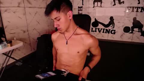 Snapshot of andyjoy_ chatting on 03.10.25 Andy Joy online show from 03.10.25