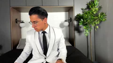 Snapshot of andyjoy_ chatting on 10.02.25 Andy Joy online show from 10.02.25