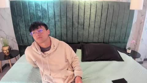 Snapshot of andyjoy_ chatting on 10.09.25 Andy Joy online show from 10.09.25