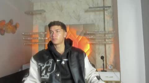 Snapshot of andypalmer_ chatting on 12.24.24 andy palmer online show from 12.24.24