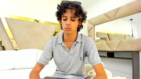 Snapshot of andyxibrat chatting on 09.30.25 andyxibrat online show from 09.30.25