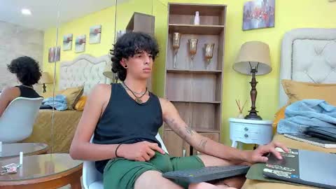 Snapshot of andyxibrat chatting on 10.20.25 andyxibrat online show from 10.20.25