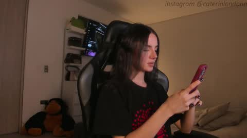 Snapshot of anelisse_ chatting on 09.24.25 online show from 09.24.25