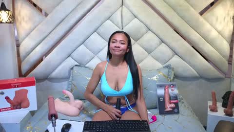 Snapshot of aneljones chatting on 01.17.25 Anell online show from 01.17.25