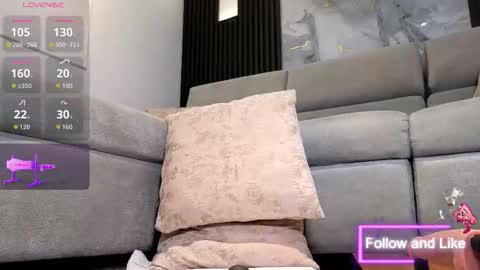 Snapshot of aneljones chatting on 11.07.25 Anell online show from 11.07.25