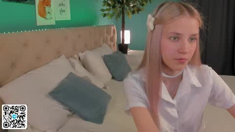 Snapshot of anellyball_ chatting on 06.02.26 Anelly online show from 06.02.26