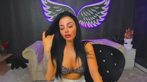 Anne online show from 12.21.24