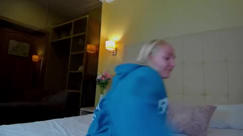 Snapshot of anet_dream chatting on 12.02.25 Anet Dream online show from 12.02.25