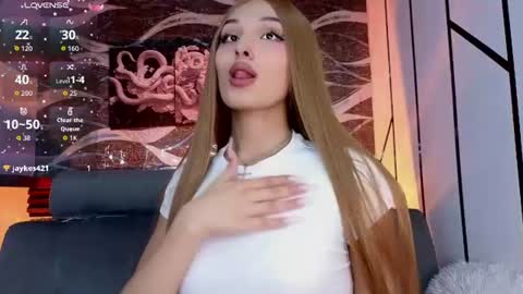 Snapshot of angel_dragun chatting on 06.10.26 Angel-dragun online show from 06.10.26