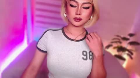 Snapshot of angel_eloaxx chatting on 07.17.26 Angel online show from 07.17.26