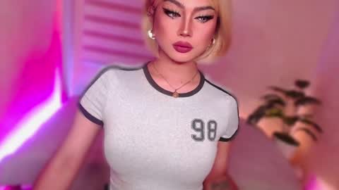 Snapshot of angel_eloaxx chatting on 07.18.26 Angel online show from 07.18.26