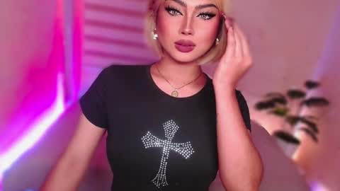 Snapshot of angel_eloaxx chatting on 07.22.26 Angel online show from 07.22.26