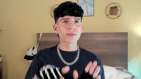 Snapshot of angel_eros_ chatting on 02.14.26 Angel online show from 02.14.26