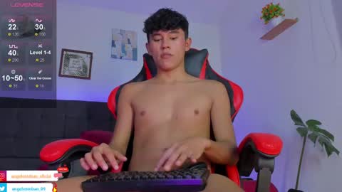 Snapshot of angel_esteban_fx chatting on 10.08.25 ngel Esteban online show from 10.08.25