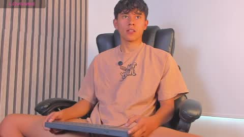 Snapshot of angel_esteban_fx chatting on 05.11.26 ngel Esteban online show from 05.11.26