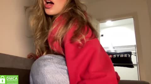 Snapshot of angel_from_sky chatting on 01.19.25 Greetings Jess online show from 01.19.25