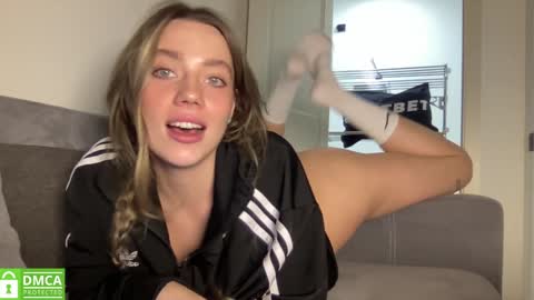 Snapshot of angel_from_sky chatting on 01.24.25 Greetings Jess online show from 01.24.25