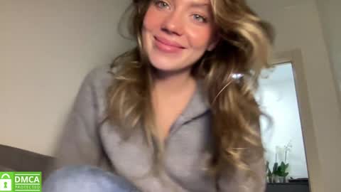 Snapshot of angel_from_sky chatting on 03.04.25 Greetings Jess online show from 03.04.25