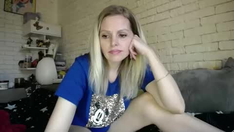 Snapshot of angel_girllovemy chatting on 02.14.25 ANGEL online show from 02.14.25