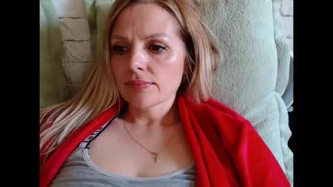 Snapshot of angel_girllovemy chatting on 10.30.25 ANGEL online show from 10.30.25