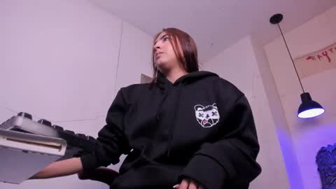 angel hardy online show from 10.18.25