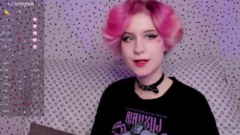 Snapshot of angel_julles chatting on 05.31.26 Angel Dust online show from 05.31.26