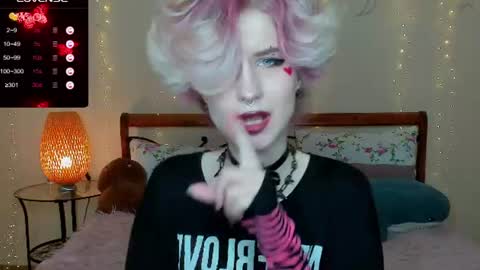Snapshot of angel_julles chatting on 07.17.26 Angel Dust online show from 07.17.26