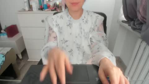 Snapshot of angel_lee__ chatting on 02.09.25 angel_lee__ online show from 02.09.25