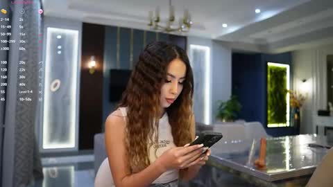 Luisa online show from 02.24.25