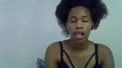 Snapshot of angel_mia5 chatting on 11.11.25 angel_mia5 online show from 11.11.25