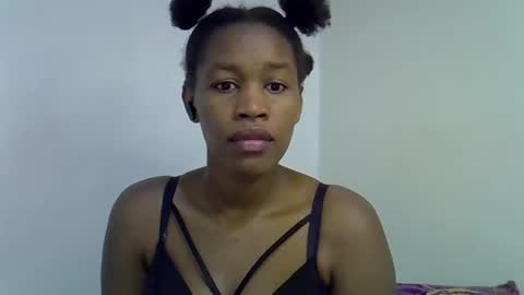 Snapshot of angel_mia5 chatting on 11.13.25 angel_mia5 online show from 11.13.25