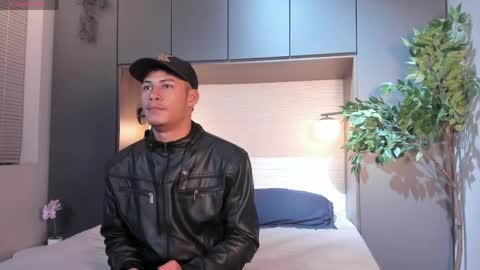 Snapshot of angel_silva_ chatting on 04.17.26 Angel online show from 04.17.26