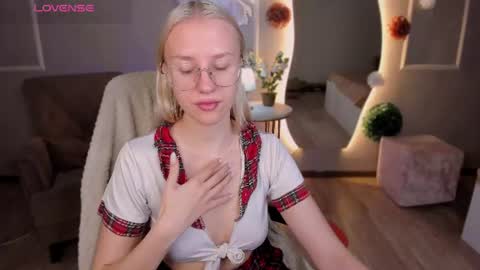 Snapshot of angel_tessa chatting on 07.06.26 Angelica online show from 07.06.26