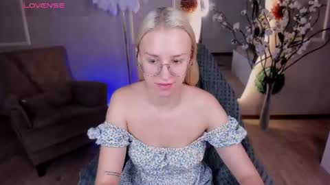 Snapshot of angel_tessa chatting on 07.13.26 Angelica online show from 07.13.26